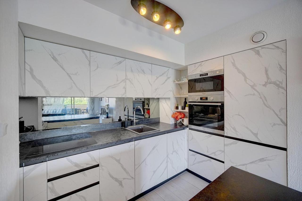 Immogroom - 2 Br- Bright - Terrace - Wifi - Air Conditioning Cannes Buitenkant foto