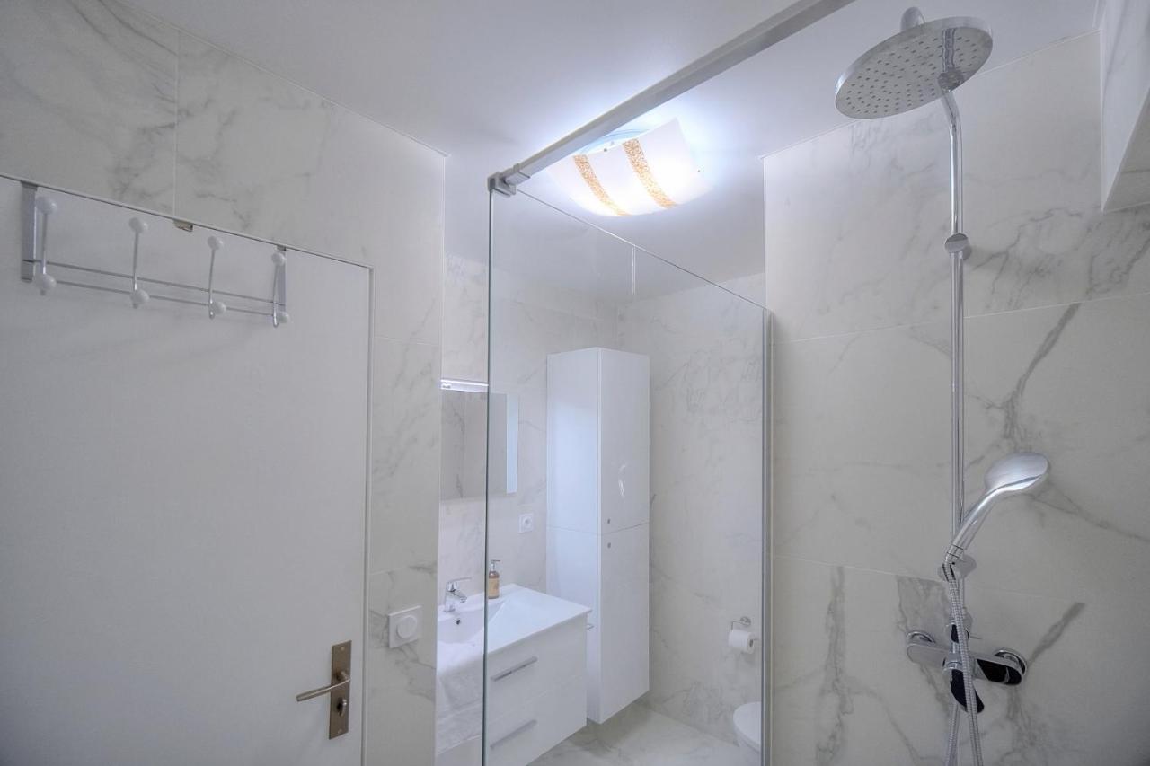 Immogroom - 2 Br- Bright - Terrace - Wifi - Air Conditioning Cannes Buitenkant foto